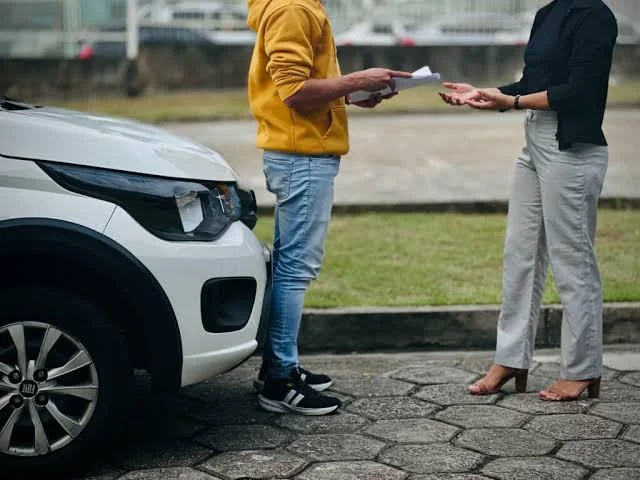 Golpe do Falso Intermediário: como funciona a fraude que já causa 91 mil vítimas por ano na venda de carros