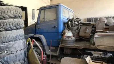 Mercedes-Benz 1618 1990 com 40 km rodados vira relíquia após mais de 30 anos guardado